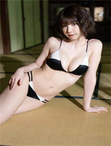 《美女露出尿口让男生爽痛-缅北视频》