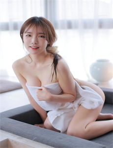 《趴在玻璃窗做给别人看的视频大全-av1213》